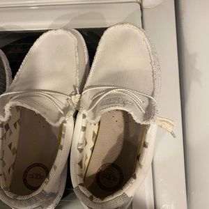 White hey dudes size 11